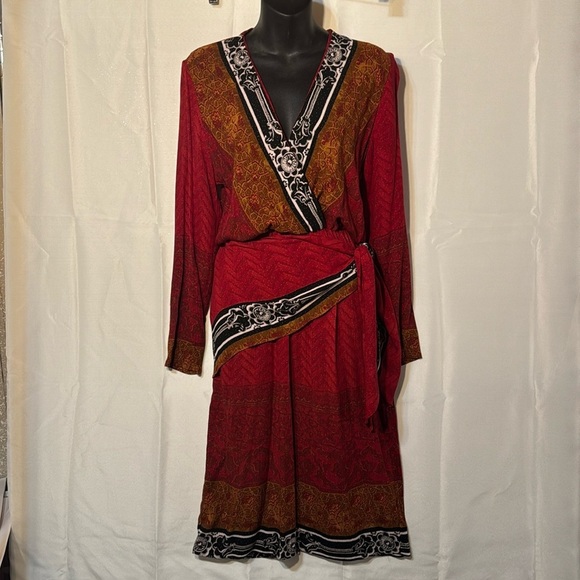 phoebe petites Dresses & Skirts - PHOEBE PETITES. M